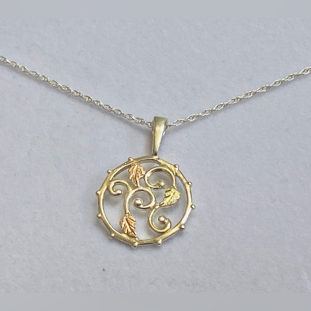 12k Tricolor Leaf Pendant and Sterling 925 Necklace - Picture 3 of 9